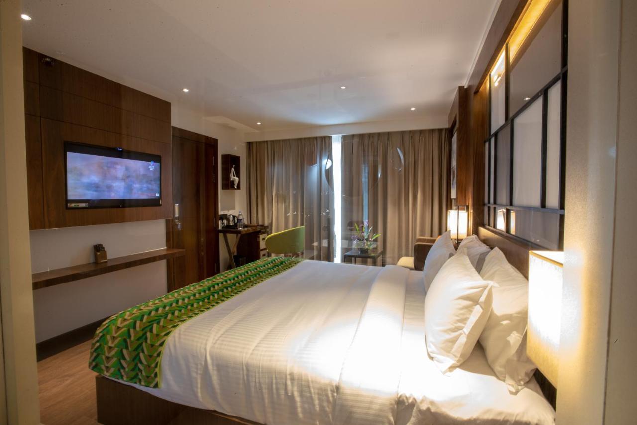 Hotel Span International Kochi Екстериор снимка